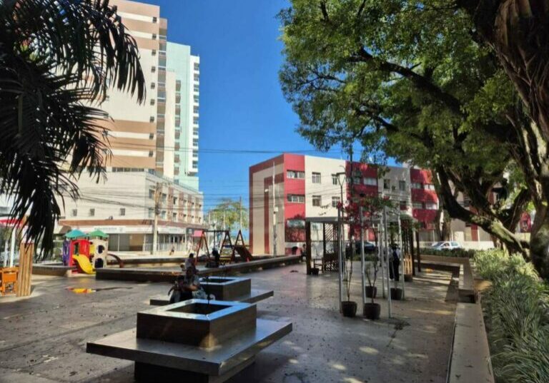 Praça Irineu José Vicente (do Bradesco) 2