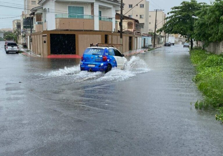 Rua Aurora Vicente Soares com a rua Kennedy