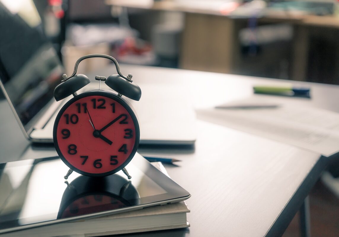 alarm-clock-office-table-with-no-people