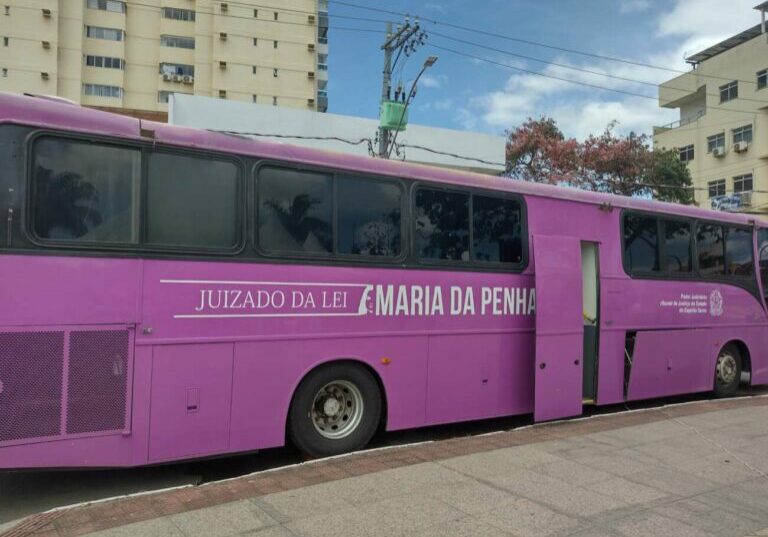 ônibus rosa guarapari