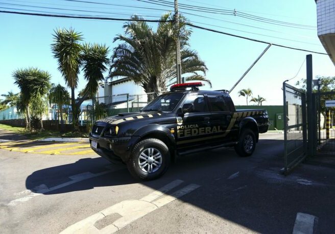 Brasília (DF), 03/05/2023 - Polícia Federal faz busca e apreensão na casa do ex-presidente Jair Bolsonaro. Foto: Marcelo Camargo/Agência Brasil